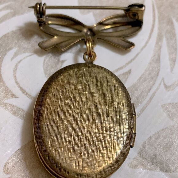 Antique Hanging Bow Locket Brooch Pin w/ Pressed Flower 1.5” Gorgeous - Picture 3 of 6